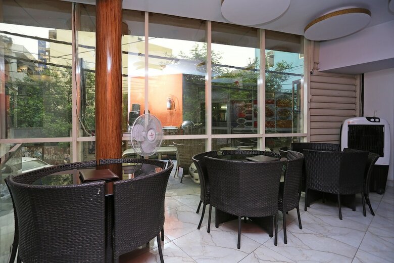 Hotel Oyo 5409 Airport Inn