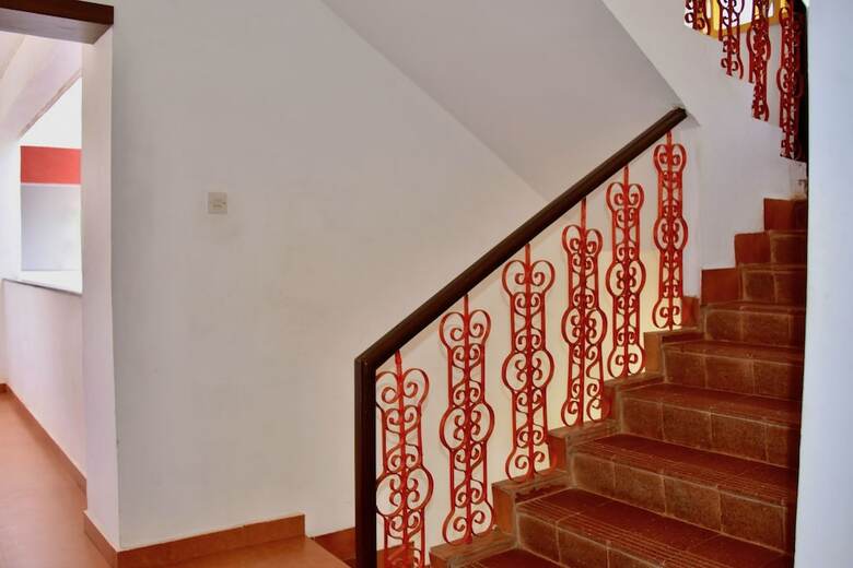 Oyo 10240 Hotel Mayfair 1