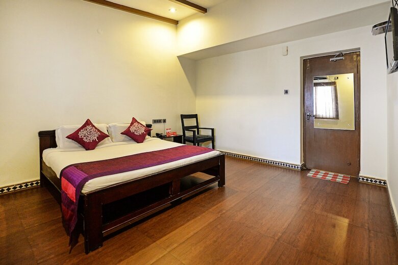 Oyo 2207 Hotel Transit