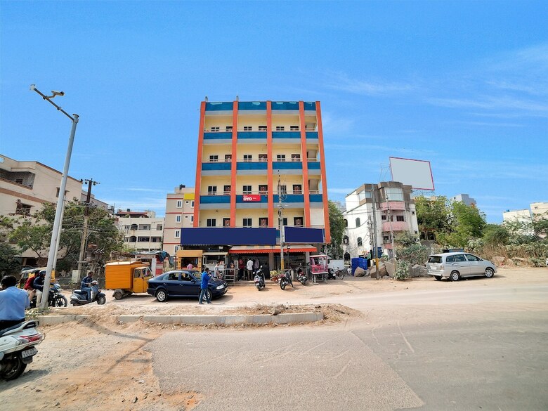 Hotel Oyo 5564 Hitech Suites