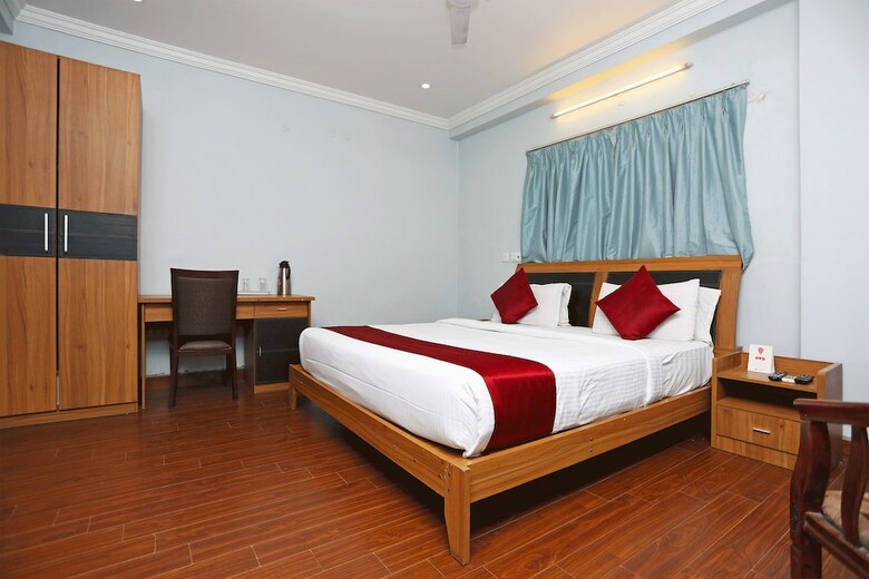 Oyo 7552 Hotel Svm Grand