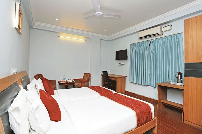 Oyo 7552 Hotel Svm Grand