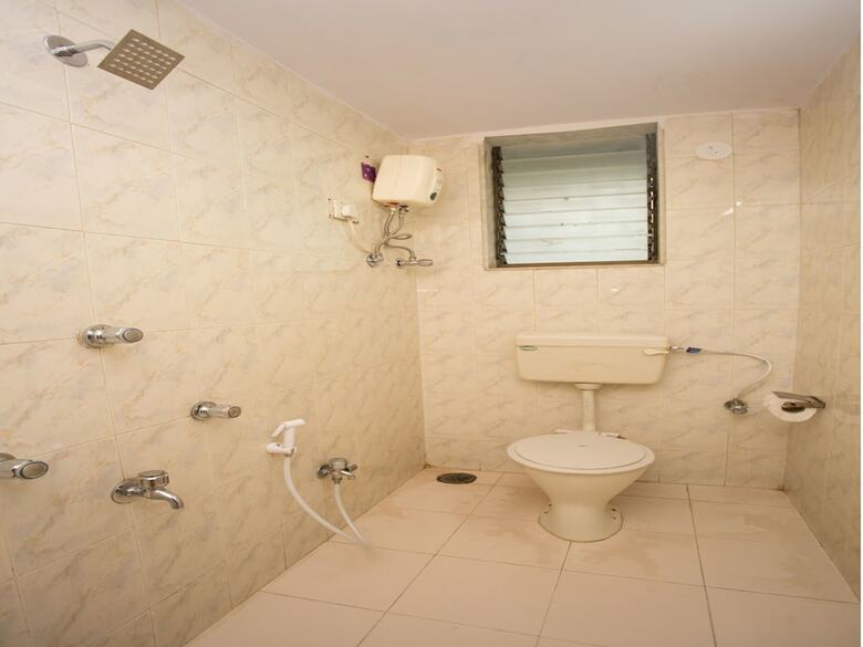 Oyo 8755 Hotel Red Palms