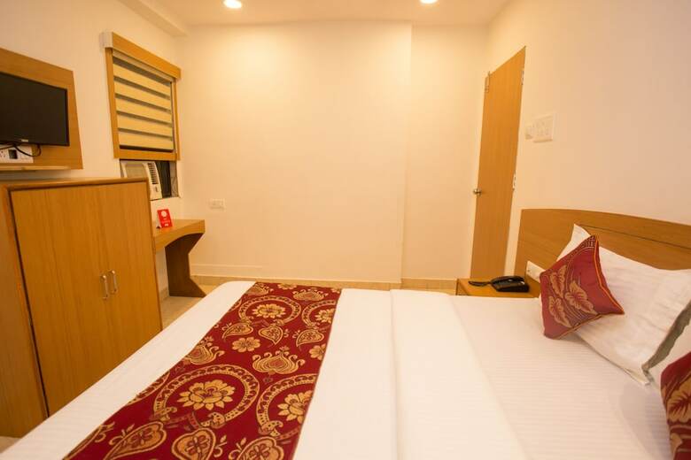 Oyo 8755 Hotel Red Palms