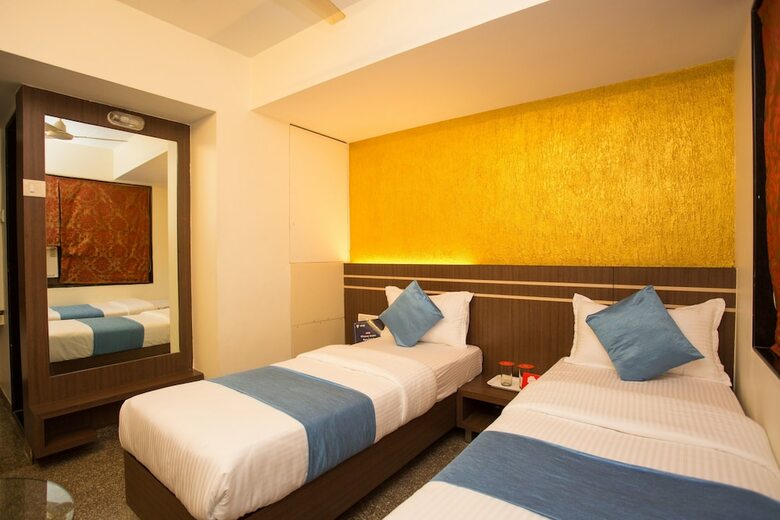 Hotel Oyo 8850 J K Regency