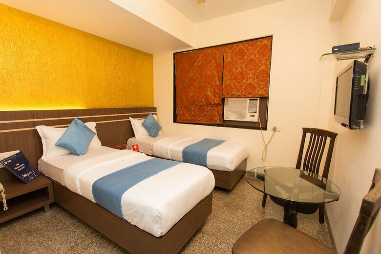 Hotel Oyo 8850 J K Regency