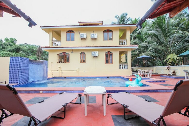 Villa Oyo 10723 Home Pool View Studio Colva