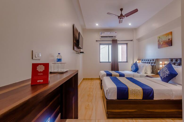 Oyo 10056 Hotel Elite