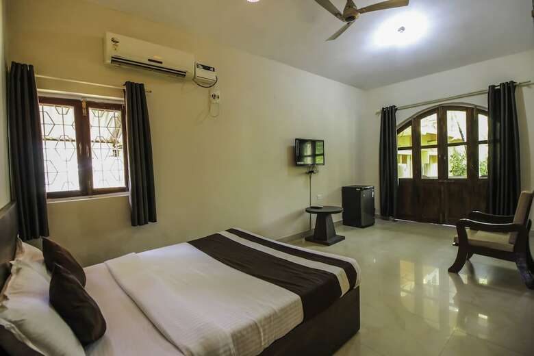 Villa Oyo 10958 Home Modern Studios Candolim