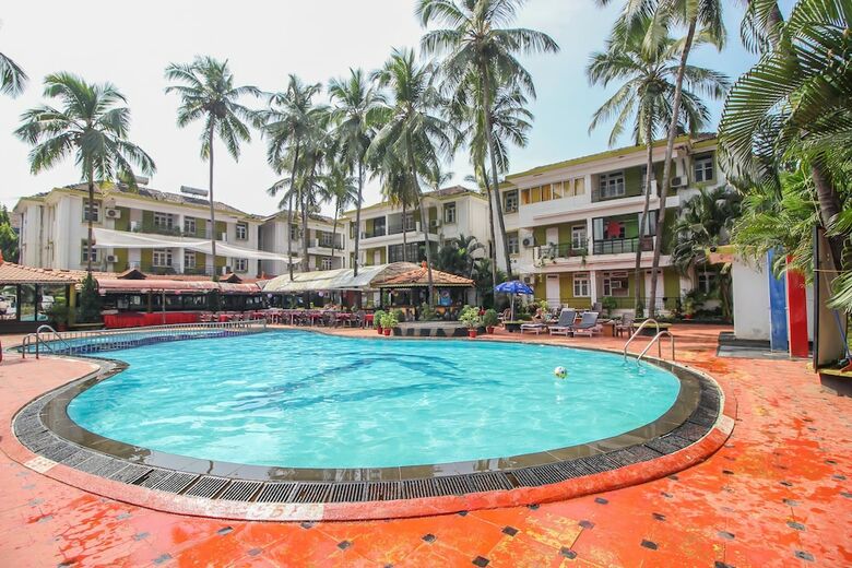Hotel Oyo 10495 Home Poolview 1bhk Candolim