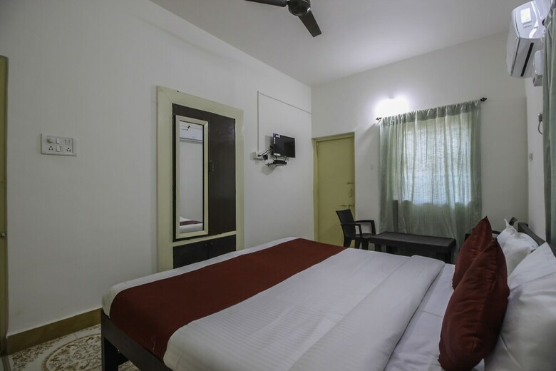 Villa Oyo 10791 Home Elegant Studio Candolim Beach