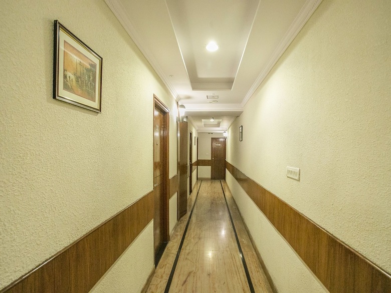 Oyo 461 New Rainbow Business Hotel