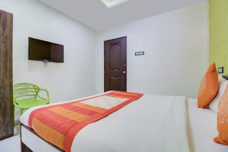 Oyo 9748 Hotel Girgaon Palace