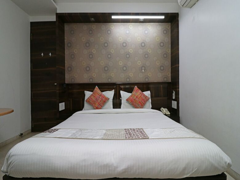 Hotel Oyo 9536 Bee For Home Stay
