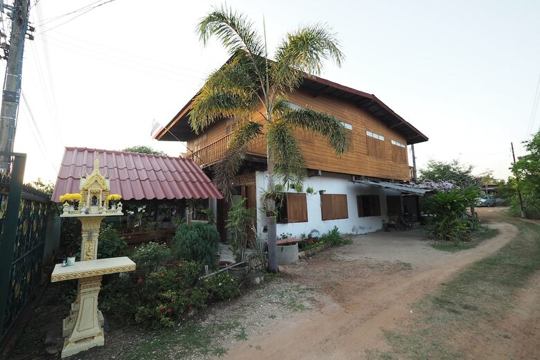 Hotel Ruamjai Homestay