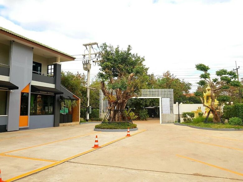 Hotel Warintorn Court