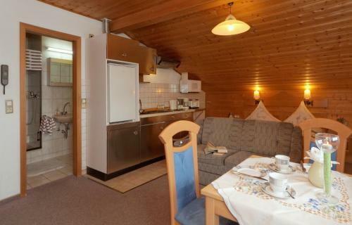 Hostal Pension Und Ferienwohnungen K�nig