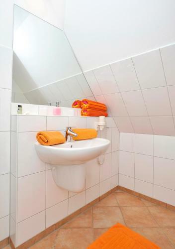 Hotel Und Restaurant Petit Robby