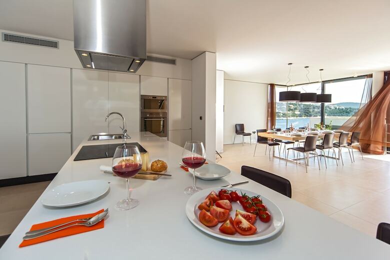 Aparthotel Golden Rays Luxury Villas