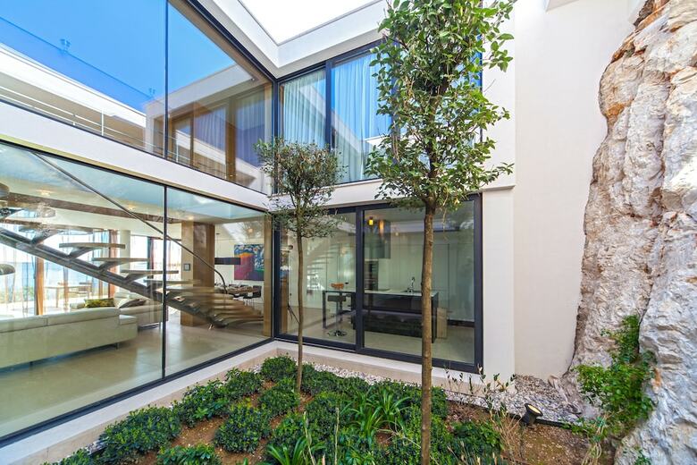 Aparthotel Golden Rays Luxury Villas