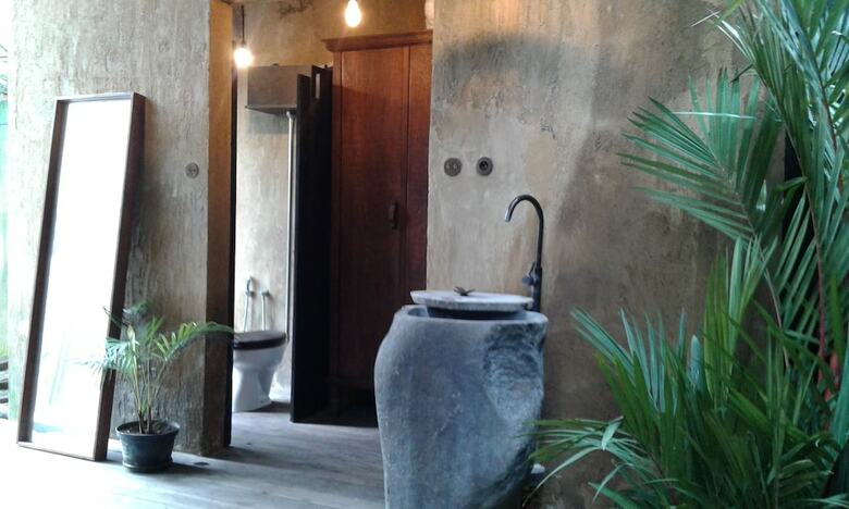 Villa Rustic Hut In Seminyak Bali