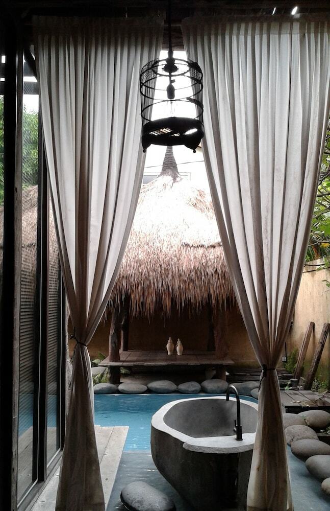 Villa Rustic Hut In Seminyak Bali