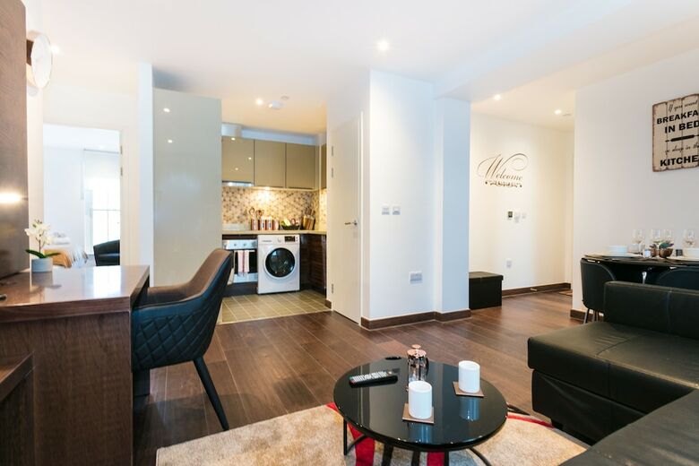 Cdp Apartments - 104 King Charles