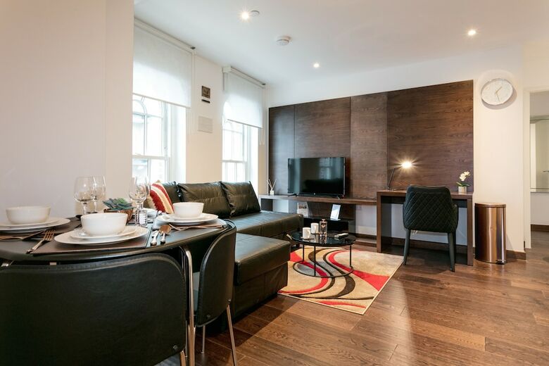 Cdp Apartments - 104 King Charles