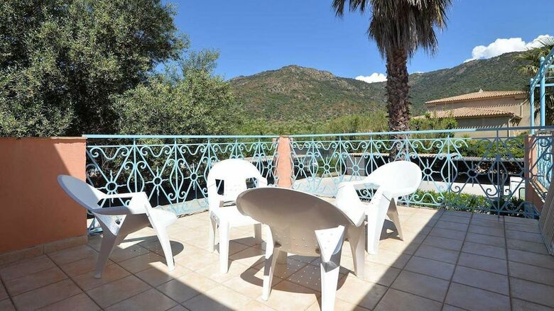Hotel H�tel Les Flots Bleus