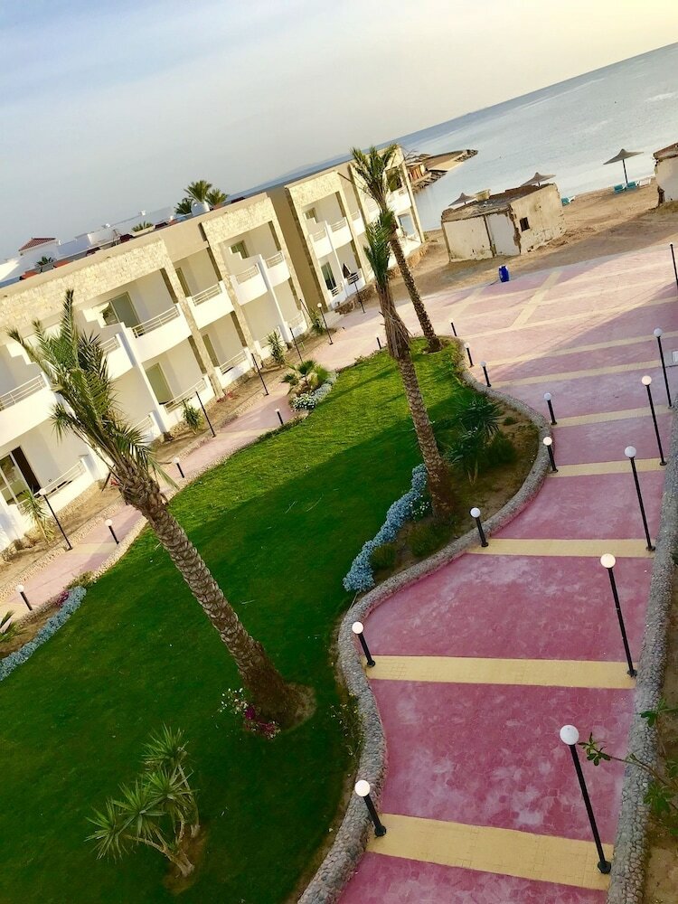 Apartamentos Cecelia Resort