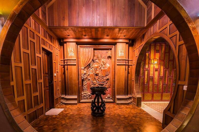 Hotel Leela House