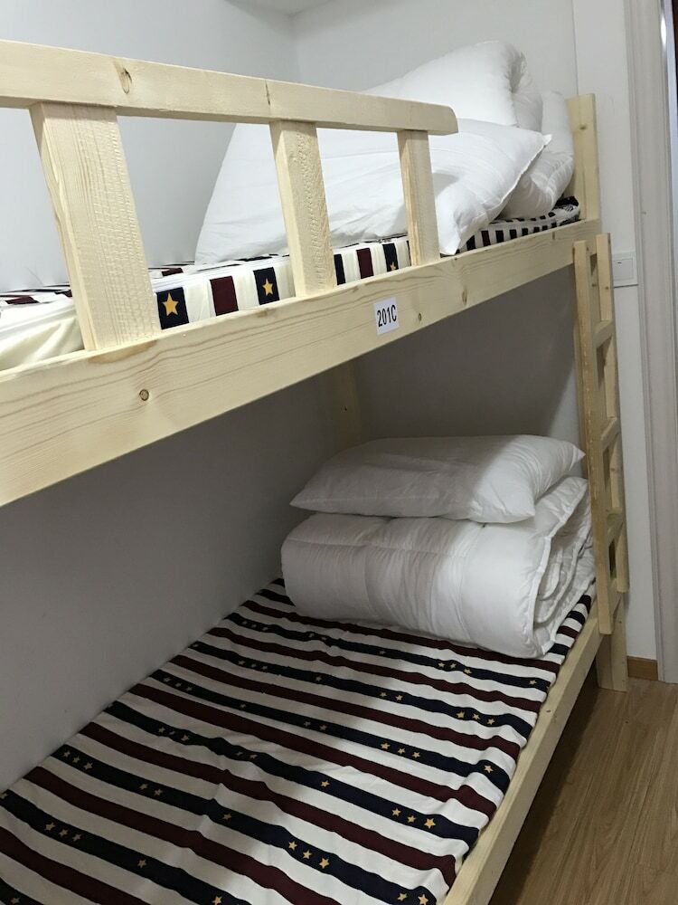 Hostal Enjoy International Youth Hostel