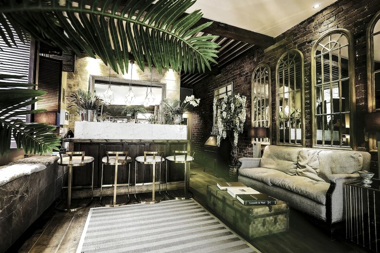 The Cow Hollow Hotel