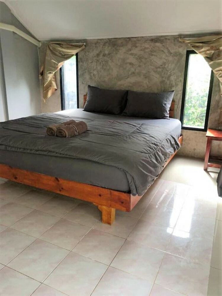 Hotel Poopreaw Resort