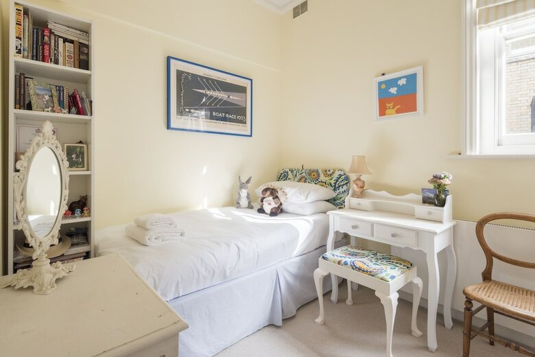 Beautiful Family Home In Putney