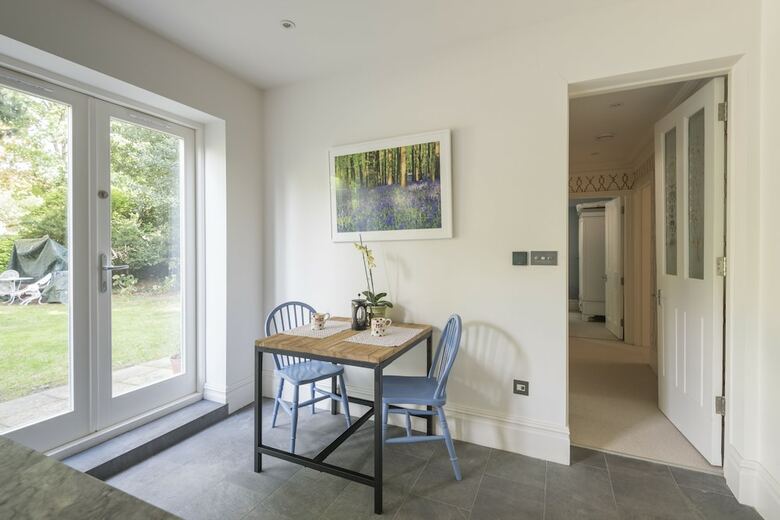 Beautiful Family Home In Putney