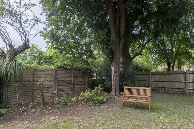 Beautiful Family Home In Putney