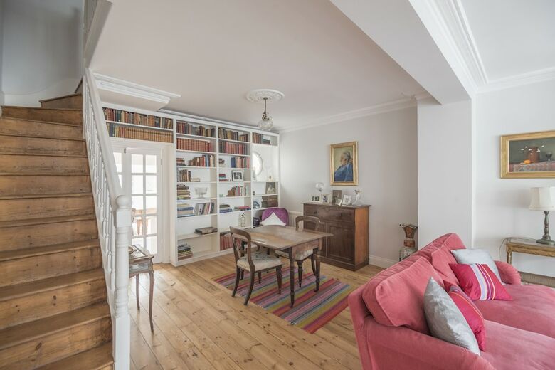 Traditional Home In Kew Gardens