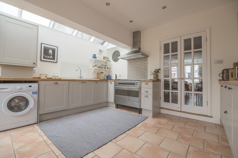 Traditional Home In Kew Gardens