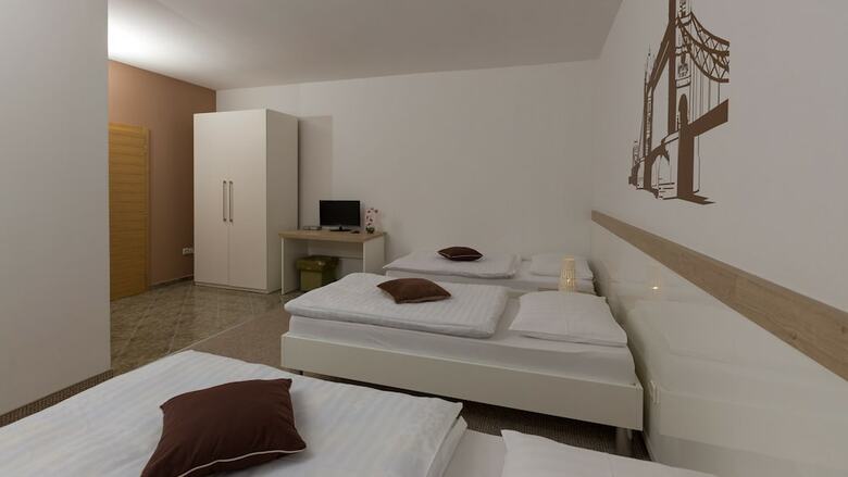 Hotel Rooms Ple?ka Zagreb Airport