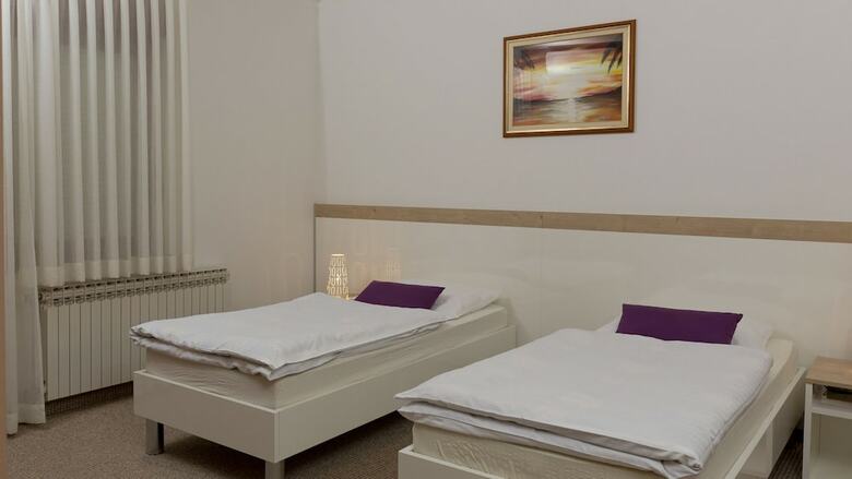 Hotel Rooms Ple?ka Zagreb Airport