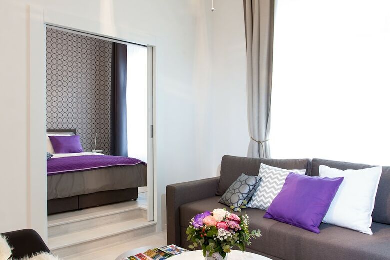 Tesla Boutique Apartments & Rooms