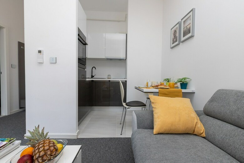 Tesla Boutique Apartments & Rooms