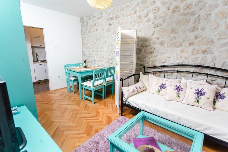 Old Town Stajeva Apartments House