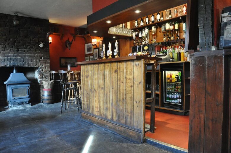 Bed & Breakfast The Greyhound Inn Taunton