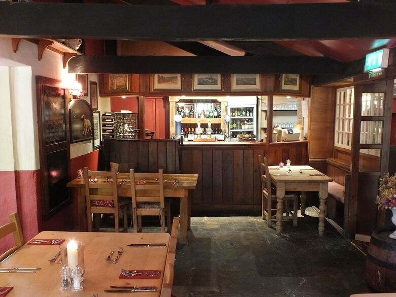 Bed & Breakfast The Greyhound Inn Taunton