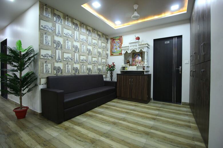 Oyo 8864 Hotel Royal City
