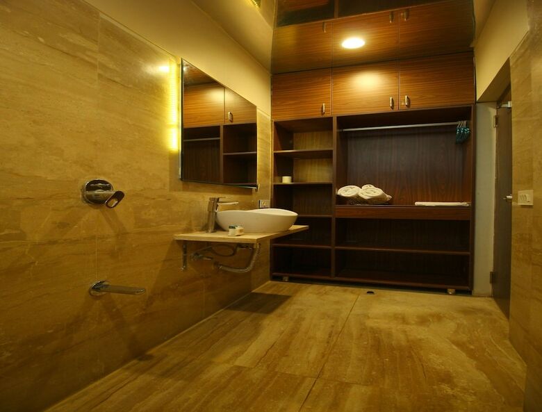 Oyo 8992 Hotel Kyra