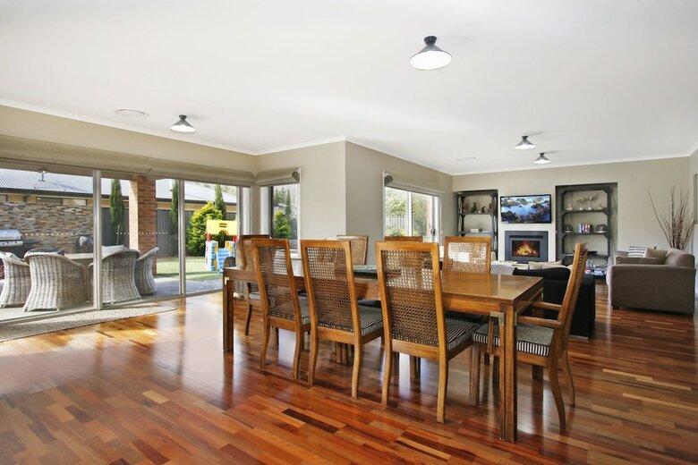 Collins Retreat - 4 Bedroom Home With Pool