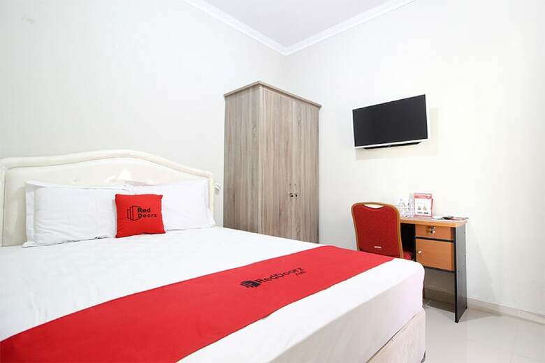 Hotel Reddoorz Plus Near Stie Ykpn